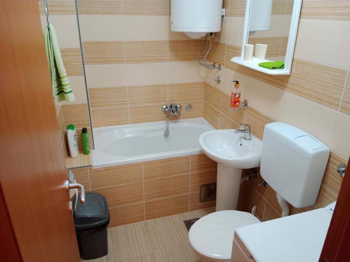 Studio Apartman D&S Pluzine Bagian luar foto