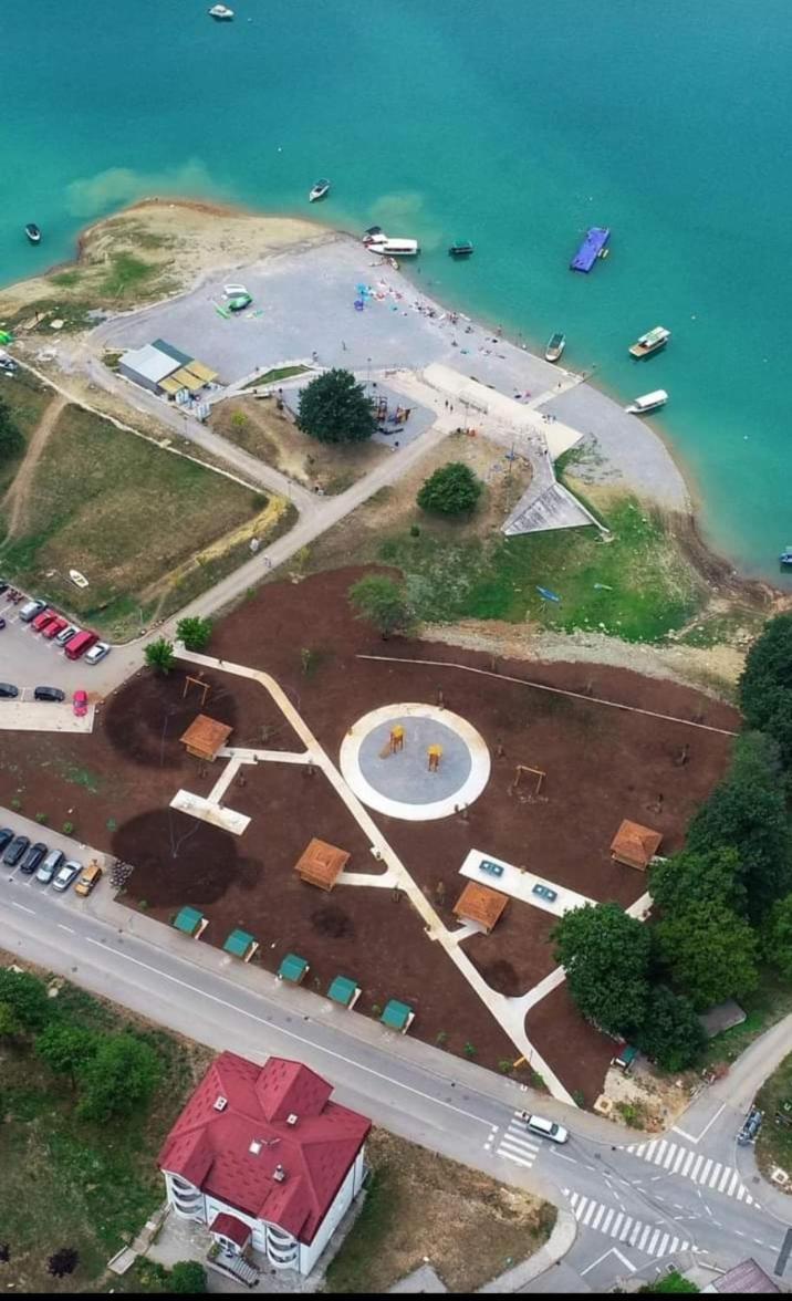 Studio Apartman D&S Pluzine Bagian luar foto