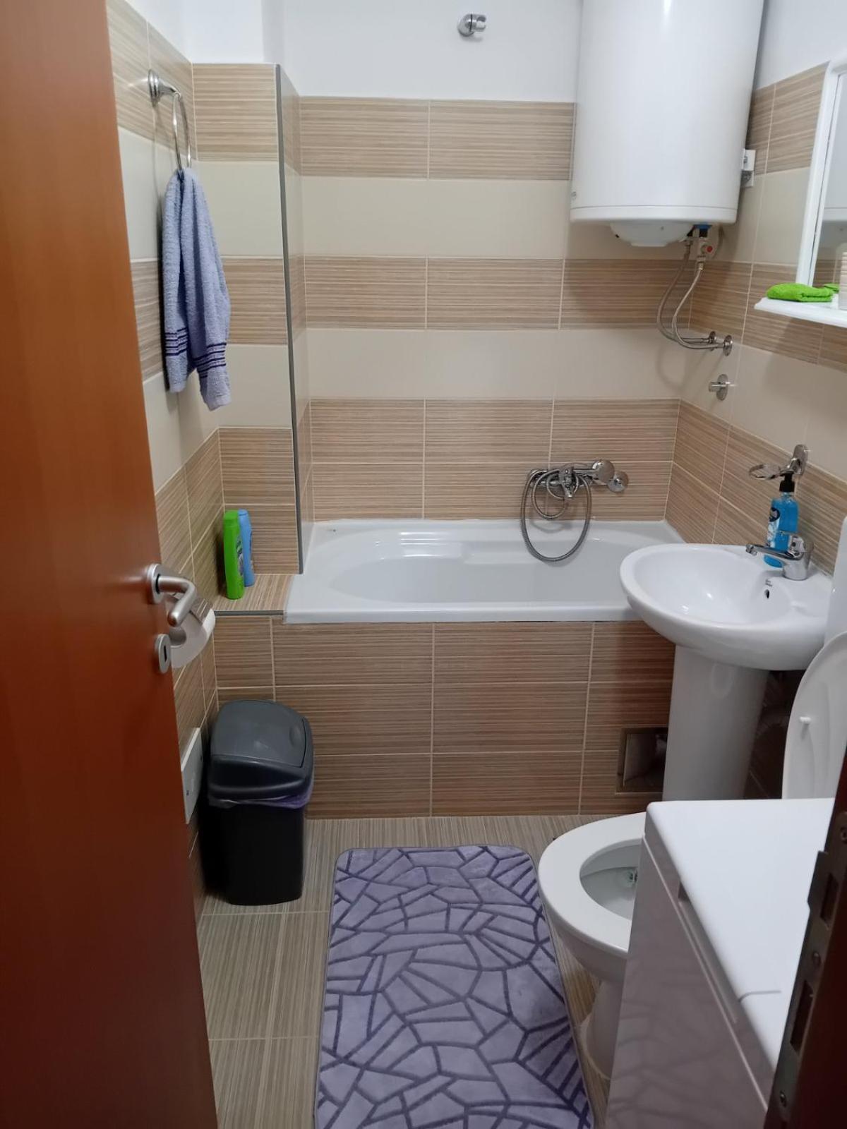 Studio Apartman D&S Pluzine Bagian luar foto
